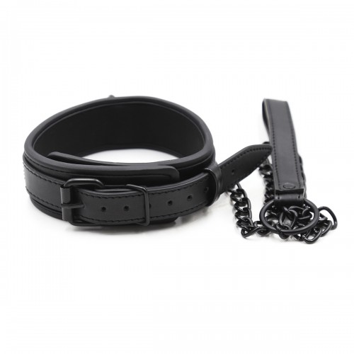 halsband met zwarte riem
