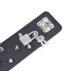 dikke halsband met spikes riem en slot bdsm