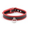 zwart rode halsband met ring